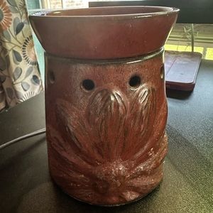 Gently used scentsy warmer